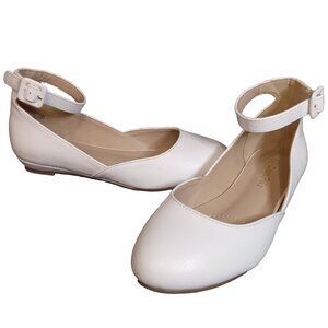 Dream Pairs White Flats With Ankle Strap Size US 6